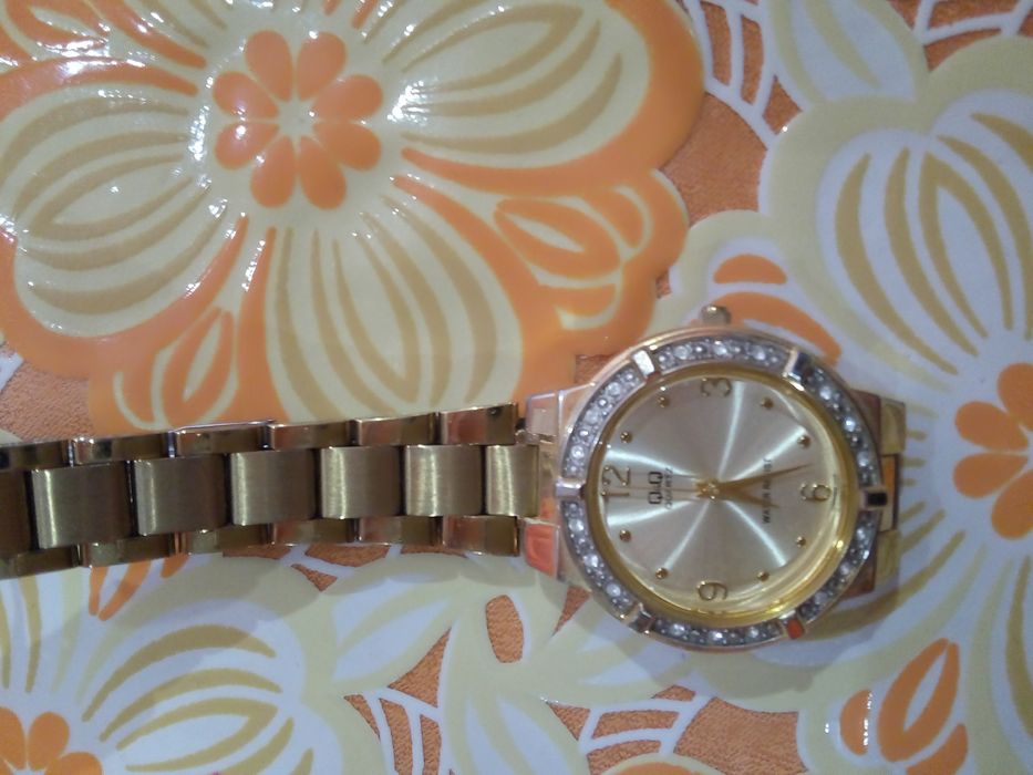 Дамски часовник нов