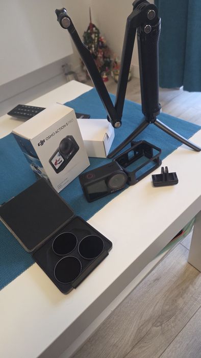 Pachet  DJI Osmo Action 5 Pro cu filtre ND si tripod reglabil