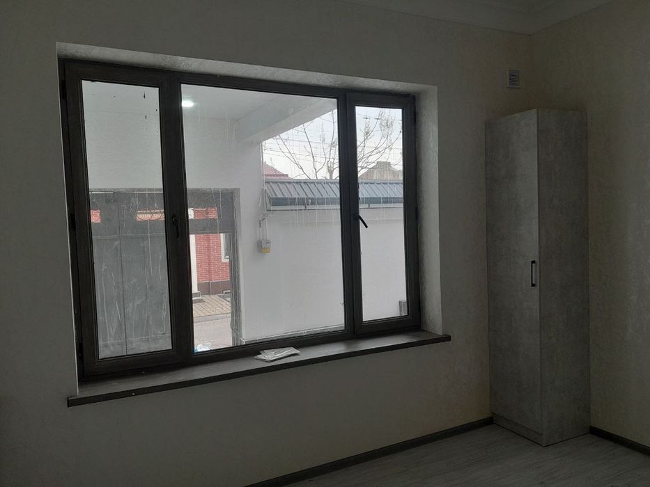 Дом 2 соток, 5 -хона. Кухня, подвал. Пишган гишт.  200 МТ масчит