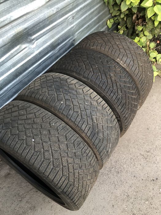 Резина r 19. 245/45 Зима