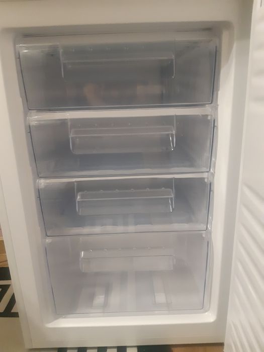 Продам морозильную камеру