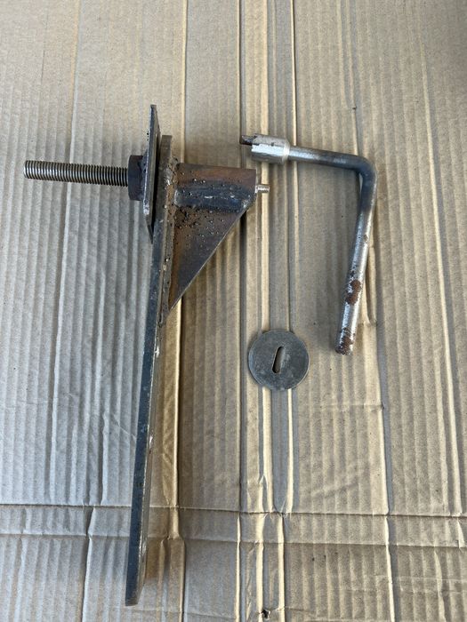 Винтовой замок продаю