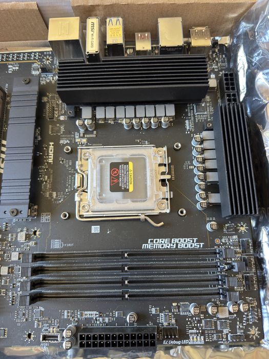 MSI PRO B650-S WIFI – AM5, DDR5, Wi-Fi, AMD B650, гаранция до 12.12.2027 г.