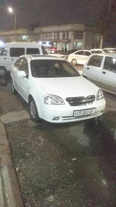 Продается ласетти 1.6 мотор машина в отличном состоянии в хорошем сост