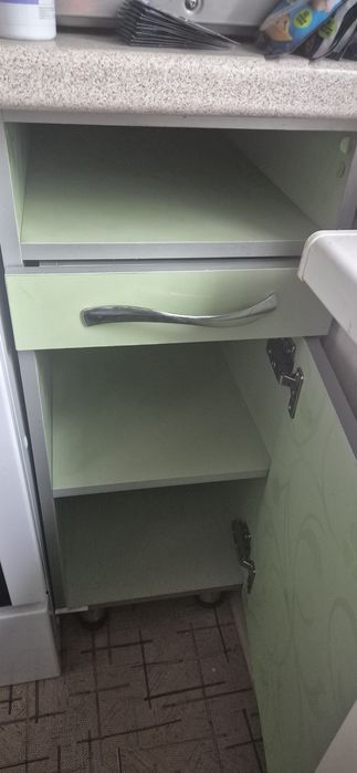 Продам кухонный гарнитур б/у