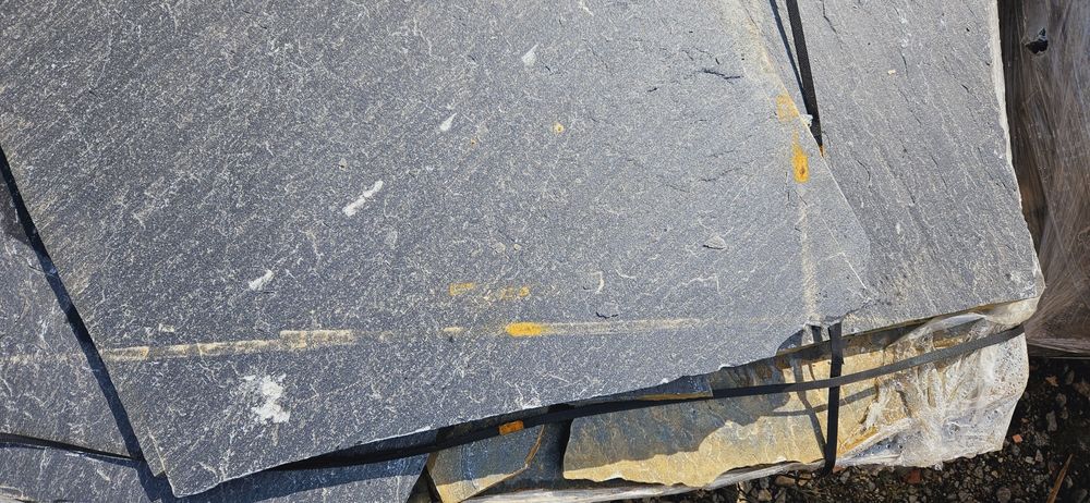 Piatra naturală poligonală