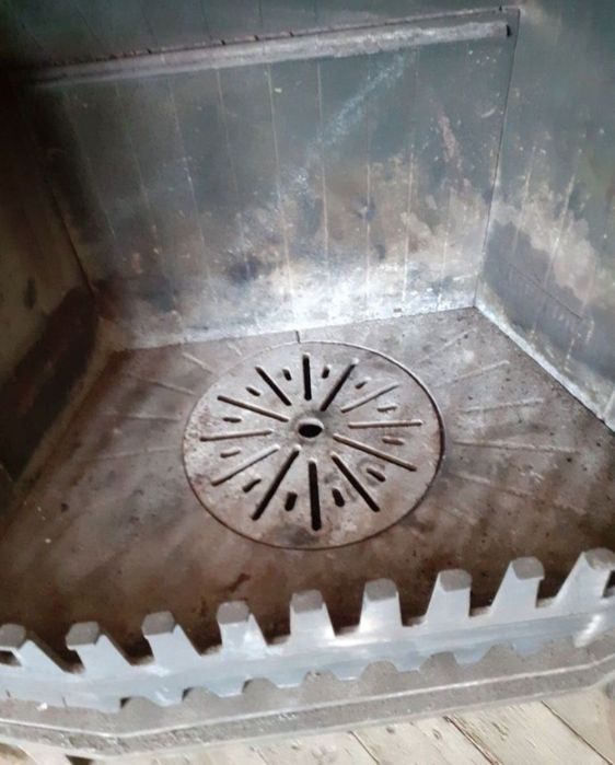 Șemineu fontă masiv.