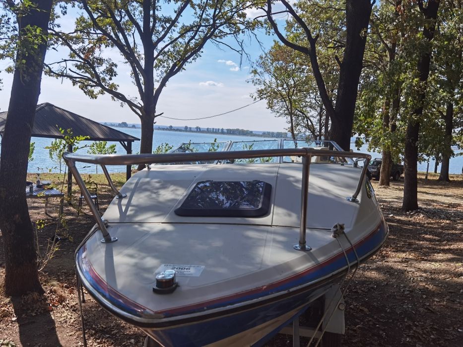 Barca de agrement Bayliner Capri 3.0
