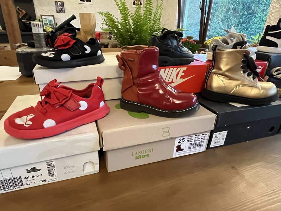 Детски маратонки и зимни боти