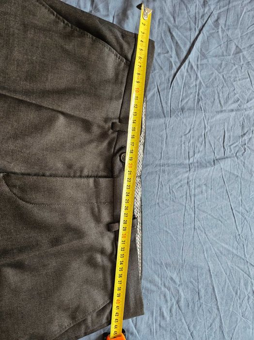 Costum gri Zara Man marimea M stare impecabila