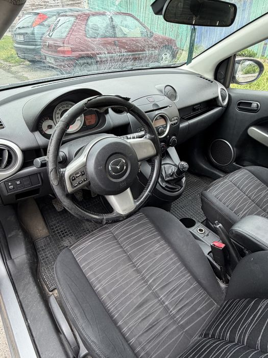 Mazda 2 - 1.3 BENZINA-6000 LEI pretul  NU ESTE negociabil.