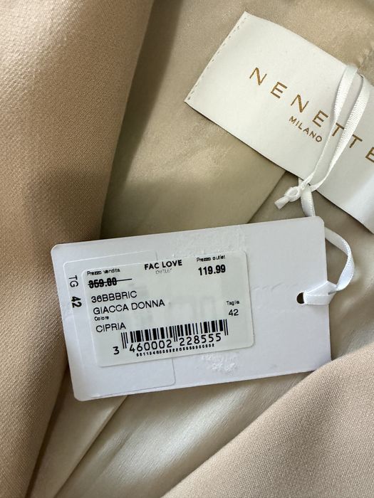 Продавам чисто ново сако на Италианската марка NENETTE Milano