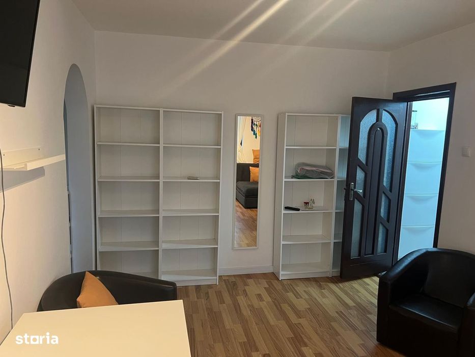 Inchiriez apartament 2 camere cu loc de parcare, zona Sud (Mausoleu)