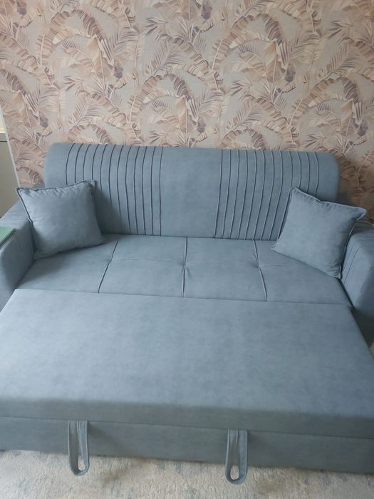 Срочно продам абсолютно новый диван.