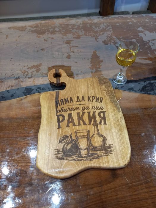 Гравирани дъски и талари
