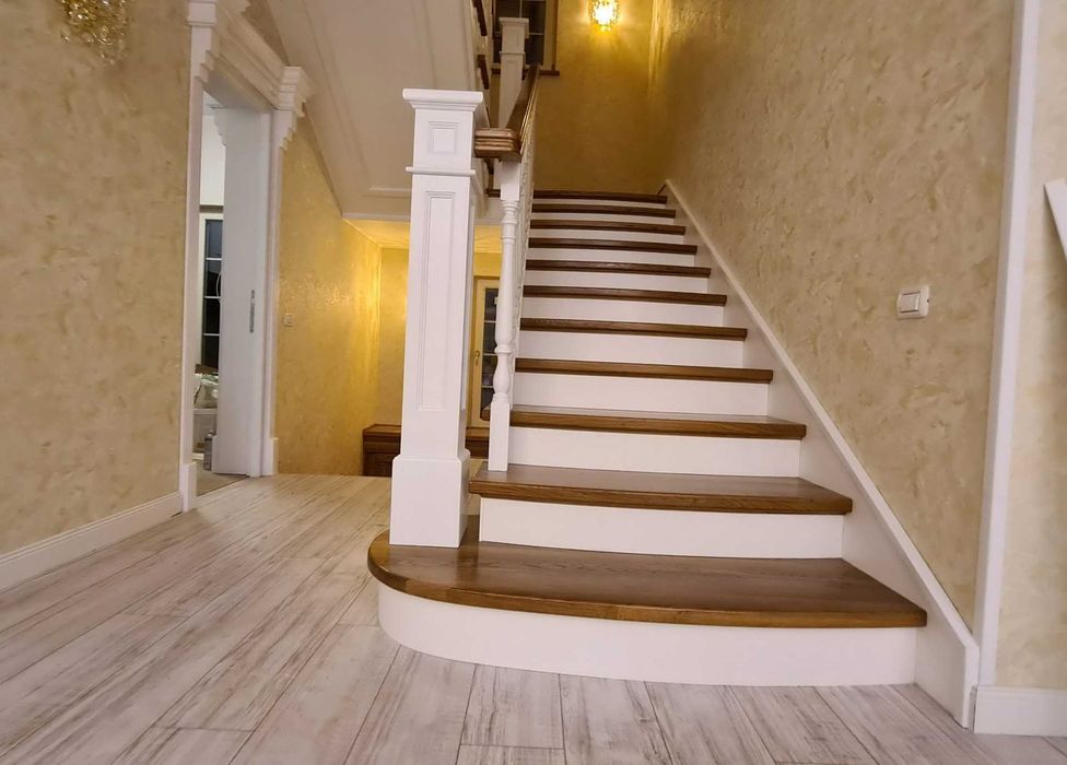 Scari interioare din lemn