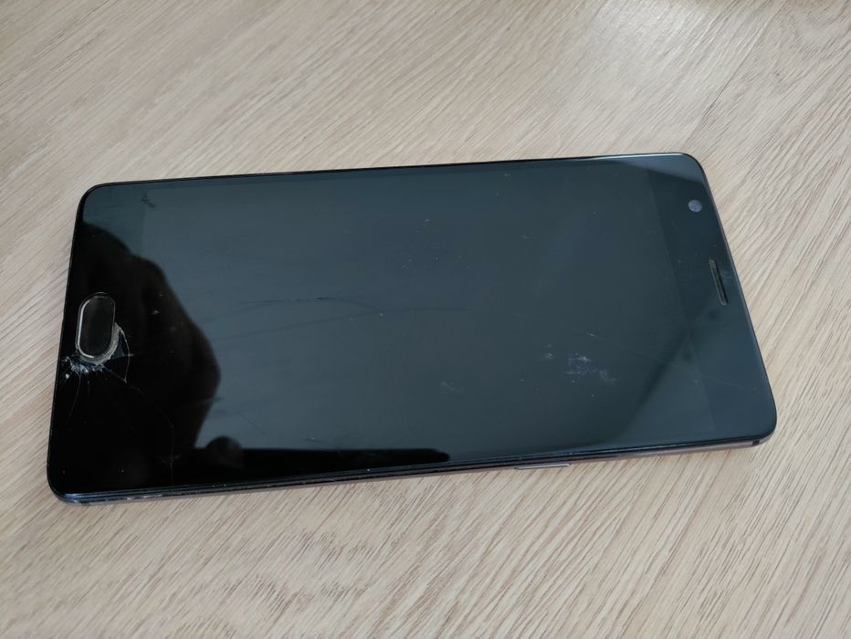 Телефон oneplus 3T