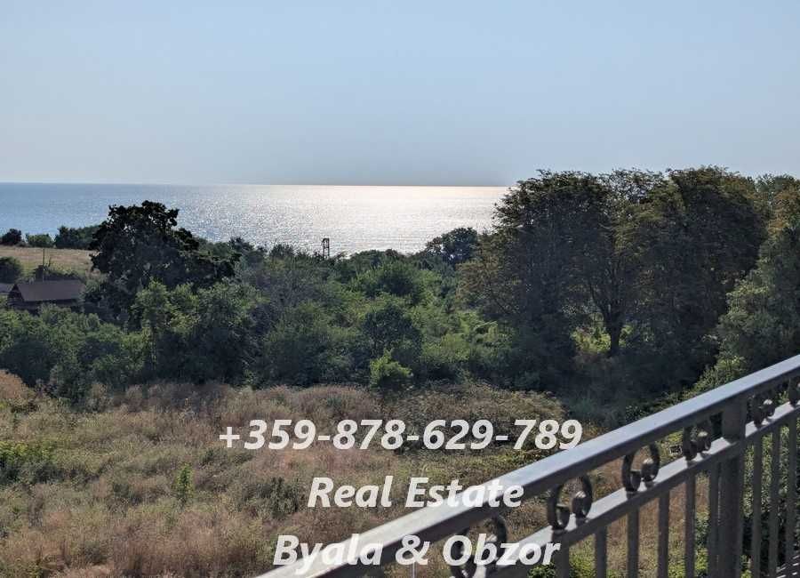 Двустаен апртамент с морска панорана на 100 метра от плажа