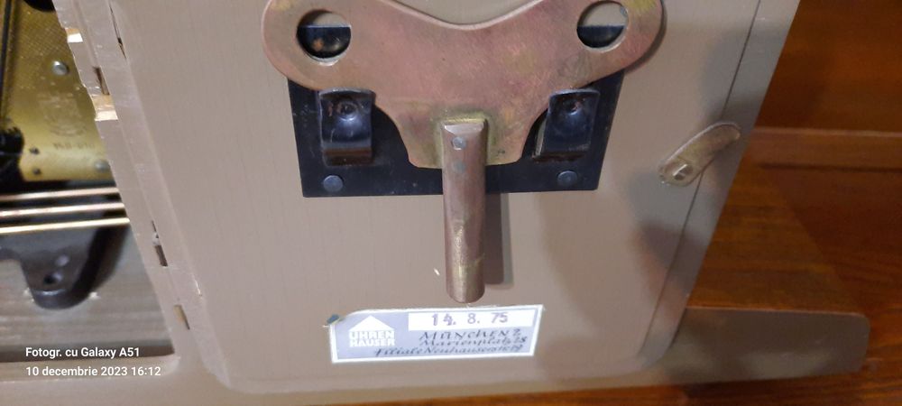 Vând ceas de șemineu Hermle 1974