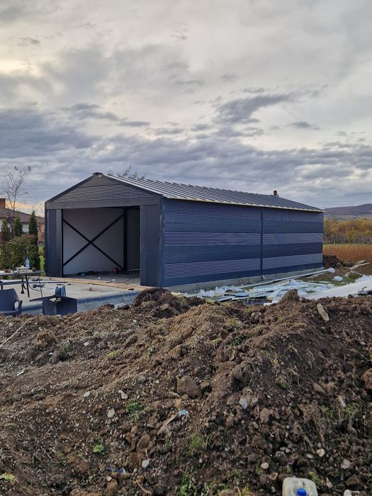 Vând structura metalica