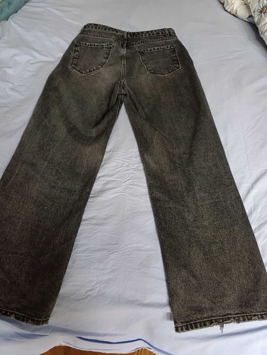 Продам б/у джинцы женские турецкие размер 28. Цена 120000 сум