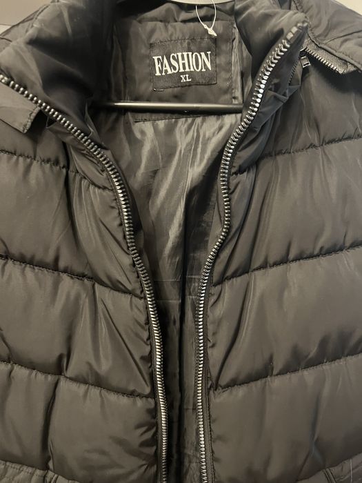 Vesta dama lunga groasa cu gluga cu fermoar