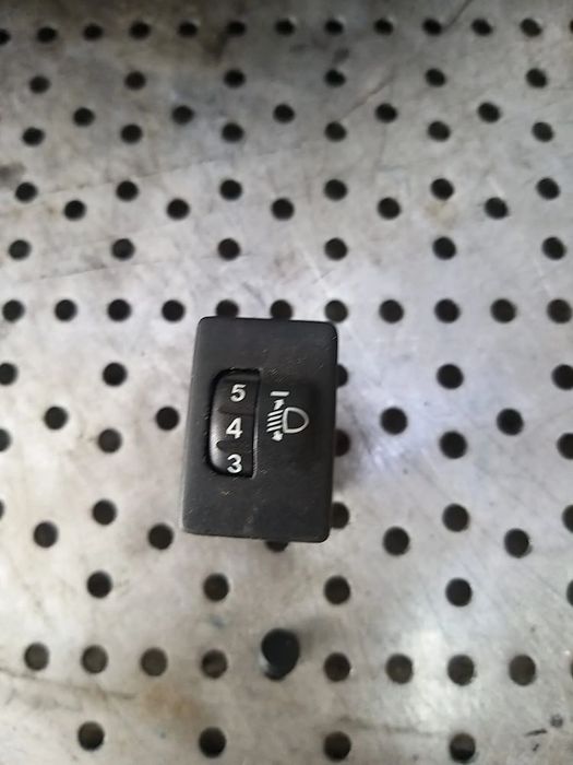 Buton reglaj faruri toyota yaris 3 p13