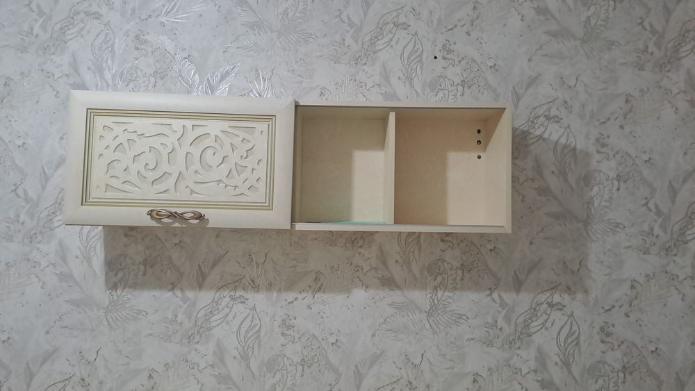 Сатылады стол полкасымен