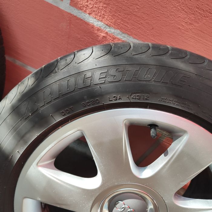 Джанти с гуми5х12  ЕТ42  централен отвор 57.1  7J  16/205/60