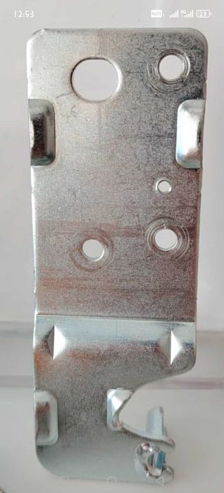 Петля холодильник лдж  правая верх