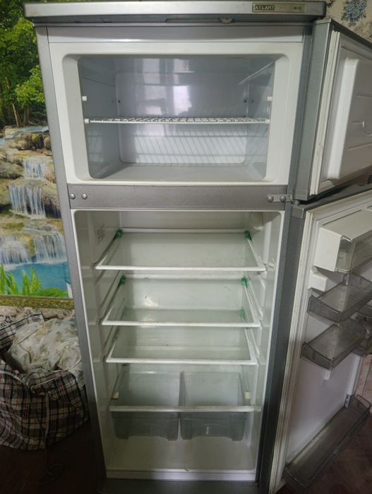 Продам холодильник Атлант б/у