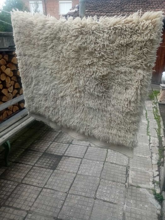 Китеник Ръчно тъкан 100%вълна.