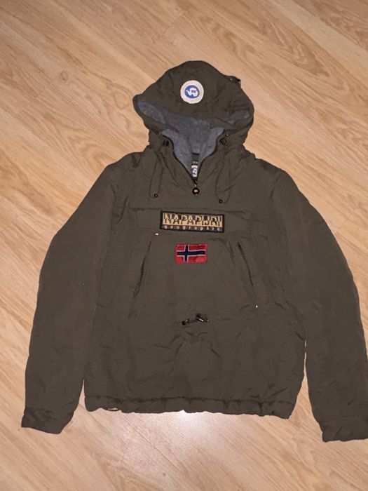 NAPAPIJRI зимняя с начесом, в болотно зеленом цвете, винтаж