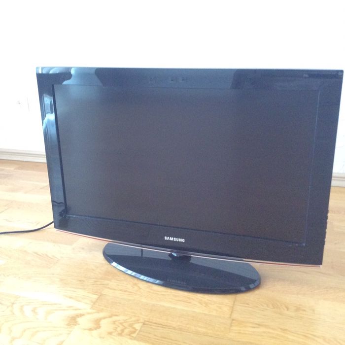 Продаю ЖК телевизор Samsung