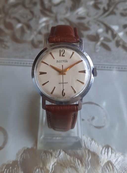 Трое часов Восток-18камней