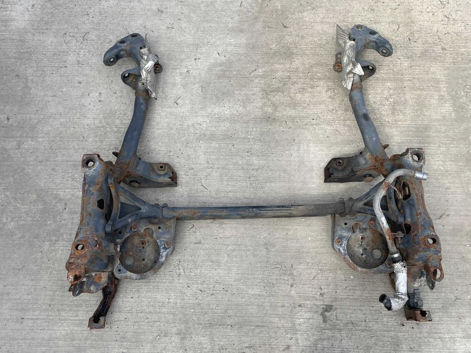 Jug fata - cadru motor Audi A8 4H (2010-2017)