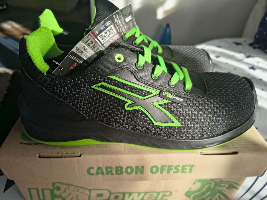 Adidași cu bombeu mea 42