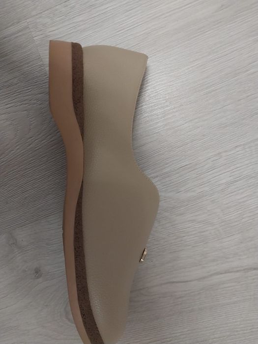 Продается обувь новая!