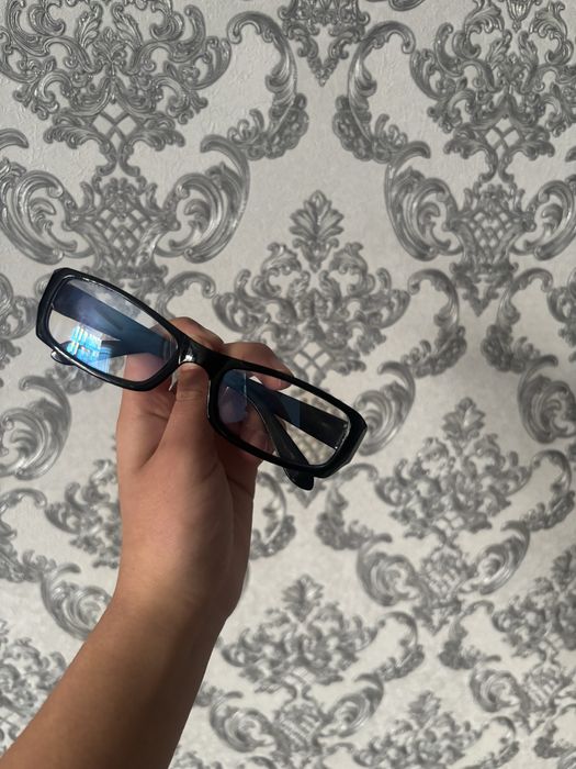 Очки чёрный ешё модный