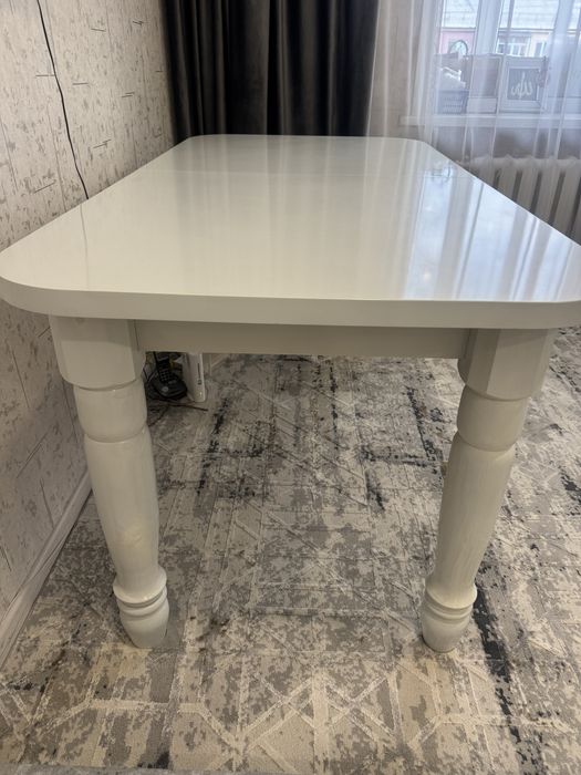 Продам стол МДФ в отличном состоянии