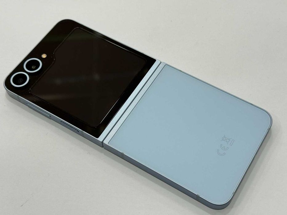 Samsung Z Flip 6 – 12GB RAM / 512GB