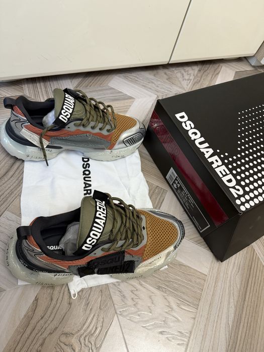 Продавам оригинални Dsquared sneakers 44 номер