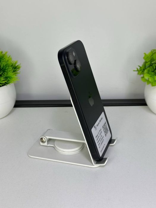 Телефон iPhone 15