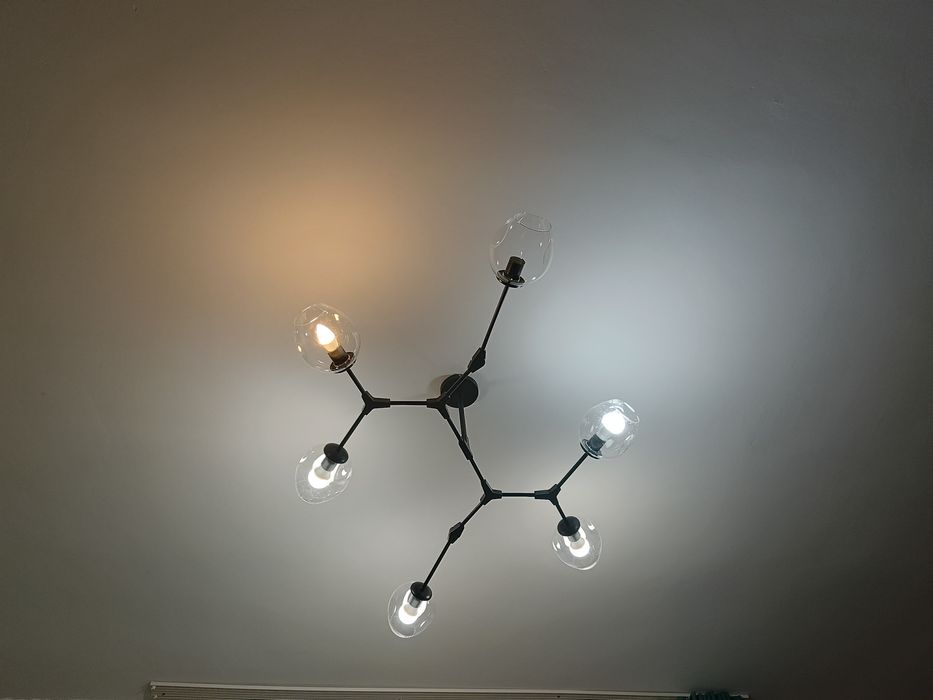 Продам люстру 6 рожковую