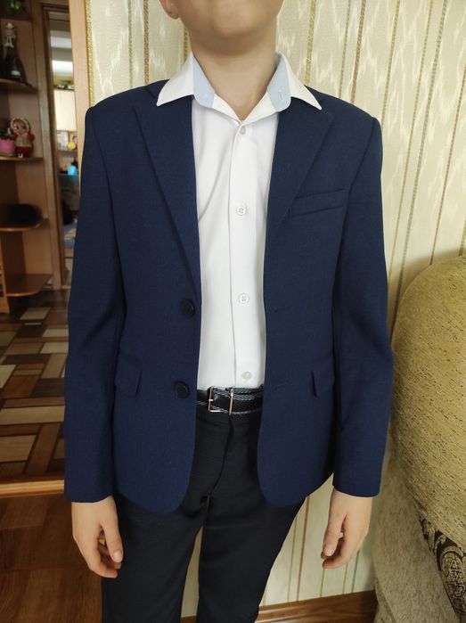 Продам Пиджак на мальчика  10-12лет