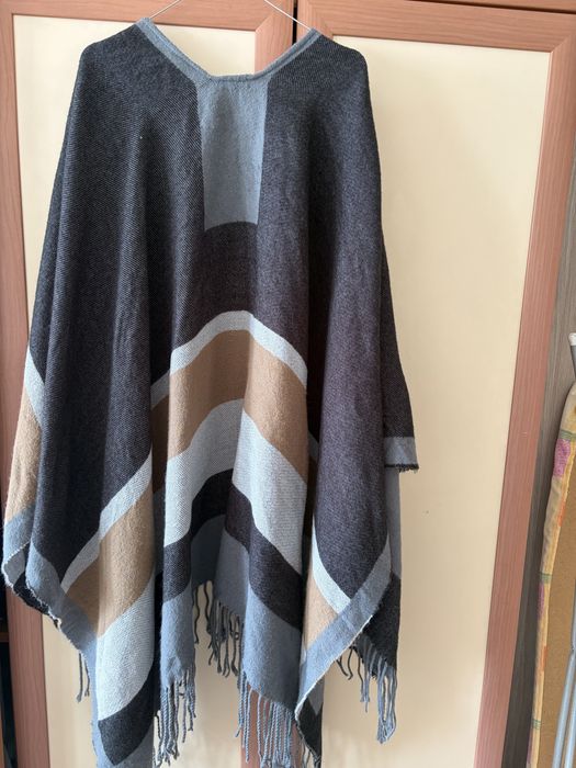 Bcbg maxazaria пончо