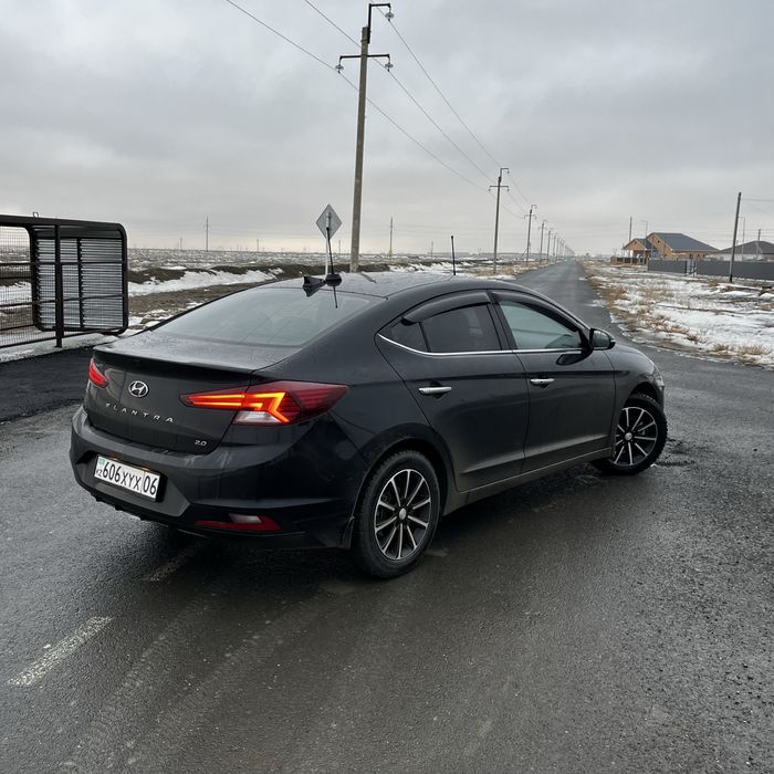 Hyundai Elantra 2019