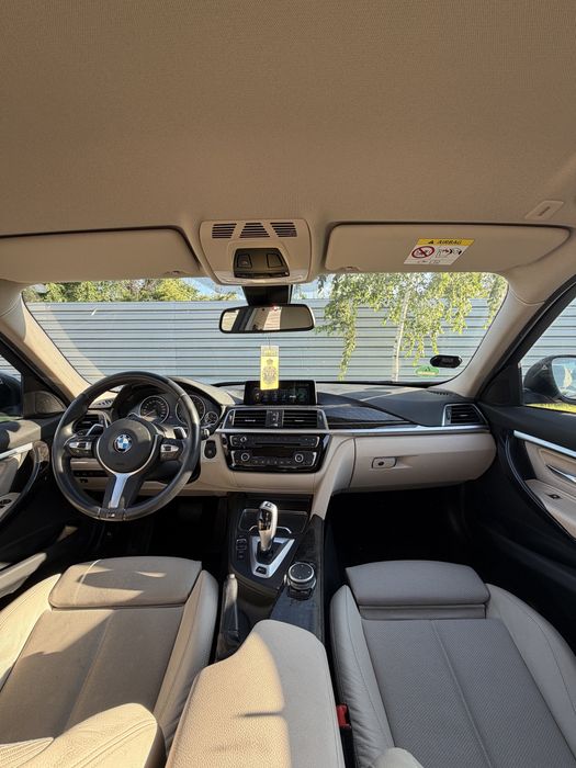 BMW 330e Facelift | 3 butoane | Camere 360 | Head-Up | Distronic+ | Faruri LED Adaptive | Volan M