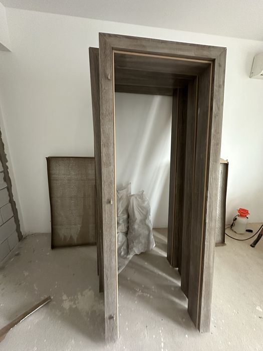 Usi interior cu toc, pervaz, balamale si maner- 5 bucati