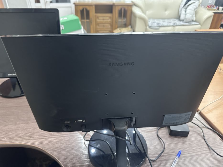 Монитор Samsung HDMI